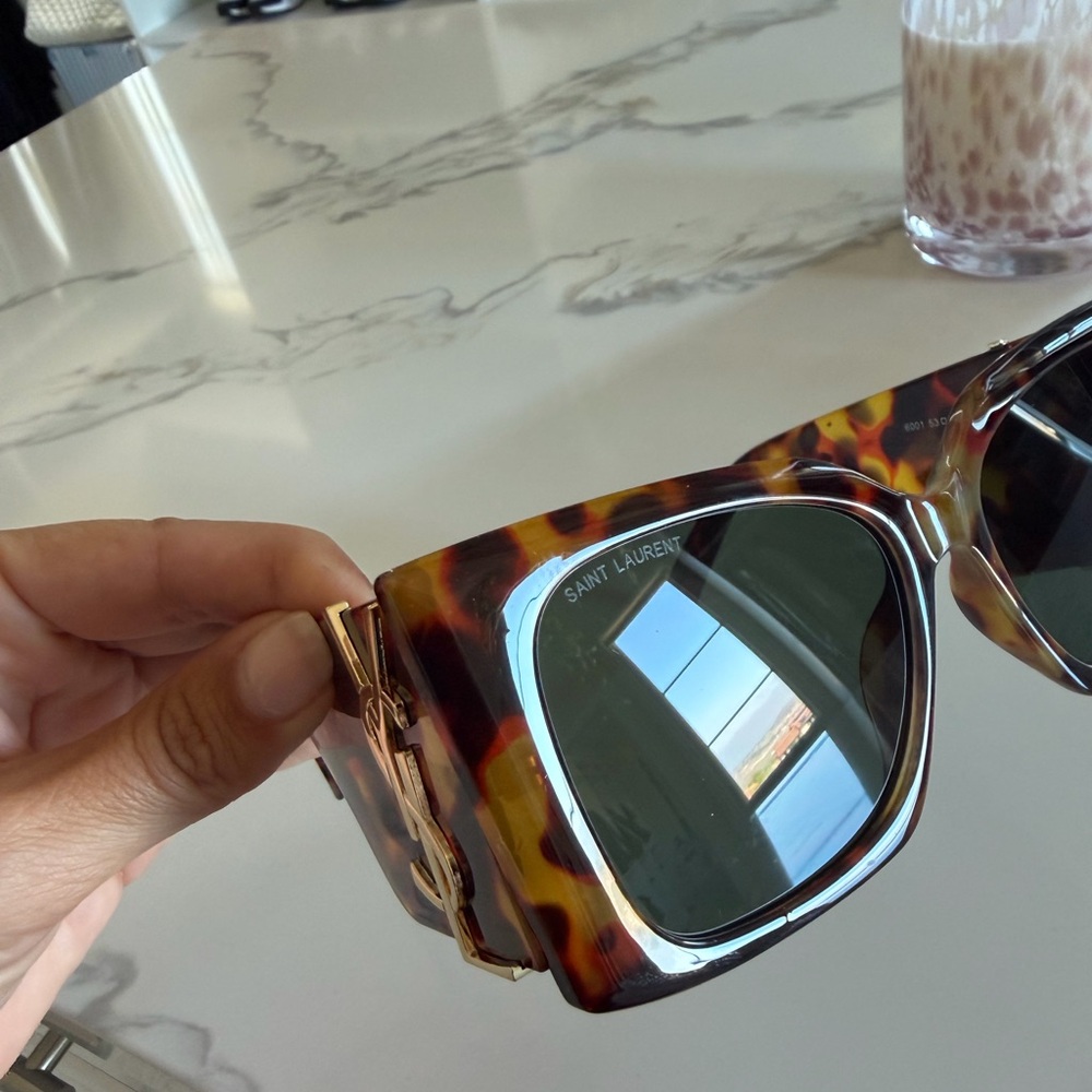 Chunky Tortoiseshell Square Sunglasses - image 5
